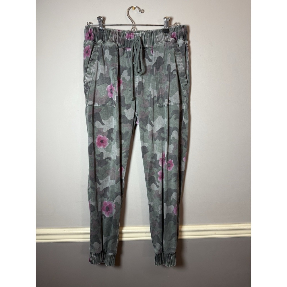 Side Stitch LA Joggers Womens Size Small‎ Floral Camoflauge